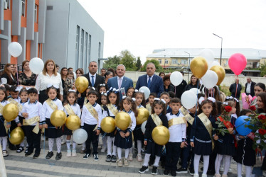İcra başçısı “Bilik Günü” münasibəti ilə ümumtəhsil məktəblərində olub