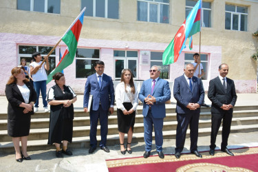 Ümumtəhsil məktəblərində “son zəng” çalındı: rayon rəhbəri məzunları təbrik etdi