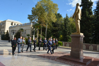 “Heydər Əliyev İli” çərçivəsində 8 noyabr Zəfər Günü münasibəti ilə “Tarixi Zəfərimiz Heydər Əliyev siyasətinin təntənəsidir” mövzusunda ümumrayon tədbiri keçirilib