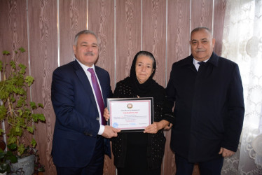 İcra başçısı “Konstitusiya və Suverenlik İli” çərçivəsində şəhid anası Esmira Süleymanovanı 70 illik yubileyi münasibəti ilə təbrik edib