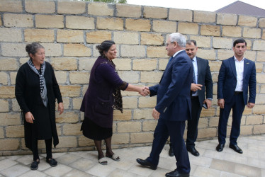 Rayon rəhbəri “Konstitusiya və Suverenlik İli” çərçivəsində Səhlabad və Əskipara kəndlərindən olan şəhid ailələri ilə görüş keçirib
