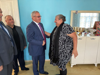 Tərtər Rayon İcra Hakimiyyətinin başçısı 27 Sentyabr – Anım Günü ilə əlaqədar Vətən müharibəsi şəhidi Elman Məmmədovun ailəsini ziyarət edib