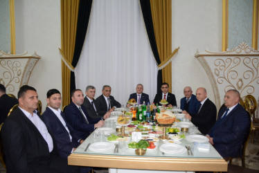 Rayon rəhbəri Vətən Müharibəsi Qəhrəmanı Azər Abdullazadənin toy şənliyində iştirak edib