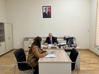 Rayon rəhbəri vətəndaş müraciətlərini dinləyib