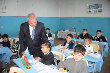 Rayon rəhbəri Mamırlı kənd tam orta məktəbində mövcud şəraitlə tanış olub
