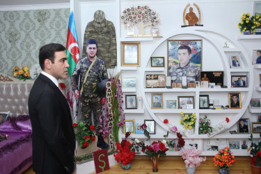 Milli Məclisin deputatı Anar Məmmədov şəhid İsmayıllı Şamilin ailəsini ziyarət edib