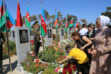 Müdafiə Nazirliyinin və Tərtər Rayon İcra Hakimiyyətinin birgə təşkilatçılığı ilə Vətən Müharibəsi Qəhrəmanı Anar Vaqif oğlu Əliyevin doğum günü məzarı önündə qeyd edilib