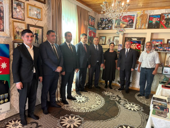 Tərtər Rayon İcra Hakimiyyətinin başçısı 27 Sentyabr – Anım Günü ilə əlaqədar Vətən müharibəsi şəhidi Bağırlı Mirsədinin ailəsini ziyarət edib