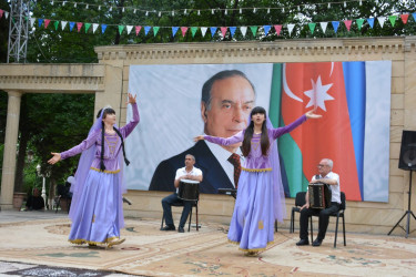 Tərtərdə Ümummilli Lider Heydər Əliyevin anadan olmasının 102-ci ildönümünə həsr olunmuş konsert proqramı təşkil olunub