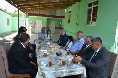 Rayon rəhbəri şəhid Elnur Hüseynovun ailəsini ziyarət edib