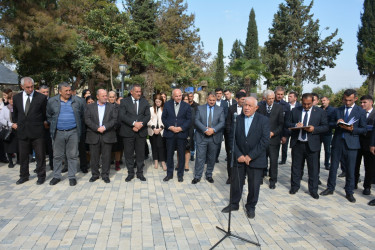 Rayon rəhbərinin növbəti səyyar qəbul-görüşü şəhərin Şıxəli Qurbanov küçəsində keçirilib