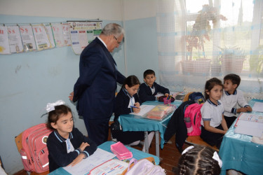 Rayon rəhbəri Ələsgərli kənd tam orta məktəbində mövcud şəraitlə tanış olub