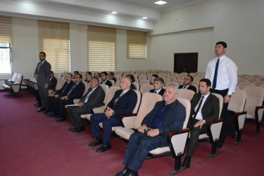 Rayon rəhbərinin sədrliyi ilə aparat müşavirəsi keçirilib