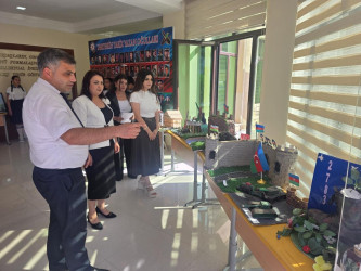 27 sentyabr-Anım Gününə həsr edilmiş məktəblilərin rəsm və əl işlərindən ibarət sərgi  keçirilib