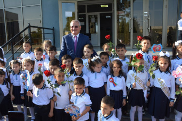 Tərtər Rayon İcra Hakimiyyətinin başçısı “Bilik Günü” münasibətilə ümumtəhsil məktəblərində olub, şəhid övladları ilə görüşüb