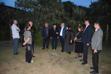 Rayon rəhbəri 87 yaşlı kənd ağsaqqalını evində ziyarət edib