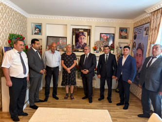 Tərtər Rayon İcra Hakimiyyətinin başçısı 27 Sentyabr – Anım Günü ilə əlaqədar Vətən müharibəsi şəhidi Fuad Məhərrəmlinin ailəsini ziyarət edib