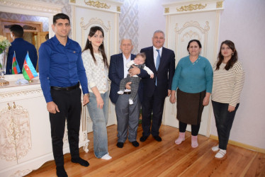 İcra başçısı Birinci Qarabağ müharibəsi əlili Aqif Hüseynovu ziyarət edib