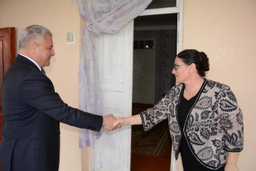 Rayon rəhbəri şəhid Ərəstun Kazımovun ailəsini ziyarət edib