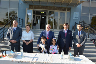 Tərtər Rayon İcra Hakimiyyətinin başçısı “Bilik Günü” münasibətilə ümumtəhsil məktəblərində olub, şəhid övladları ilə görüşüb