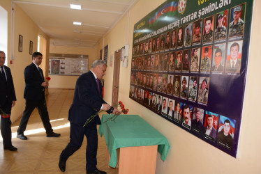 Rayon rəhbəri Yuxarı Sarıcalı kənd tam orta məktəbində mövcud şəraitlə tanış olub