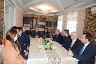 Rayon rəhbəri “Konstitusiya və Suverenlik İli” çərçivəsində şəhid Vüqar Allahverdiyevin ailəsini ziyarət edib