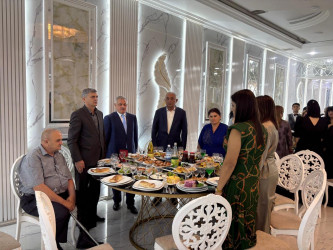 Rayon rəhbəri Vətən Müharibəsi Qəhrəmanı Azər Abdullazadənin elçilik və nişan mərasimində iştirak edib