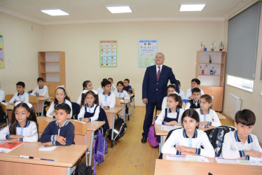 Rayon rəhbəri Xoruzlu kənd tam orta məktəbində mövcud şəraitlə tanış olub