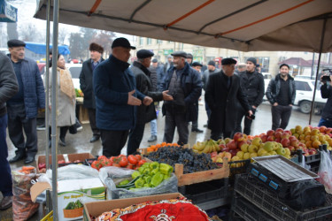 Tərtərdə qanunsuz küçə ticarəti ilə bağlı reyd keçirilib