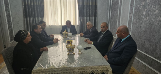 8 noyabr - Zəfər Gününün beşinci ildönümü ilə əlaqədar Vətən Müharibəsi şəhidi Abbaslı Elnurun ailəsi ziyarət edilib