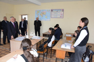 İcra başçısı Qaraağacı kənd tam orta məktəbində mövcud şəraitlə tanış olub