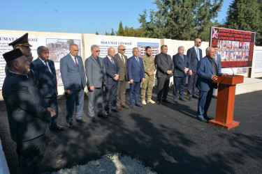 Tərtərlilər “Anım Günü”ndə 44 günlük Vətən müharibəsində erməni separatçıları tərəfindən atılan “Smerç” raketi nəticəsində dagıdılmış açıq havada fəaliyyət göstərən ev muzeyinə ekskursiya etdilər