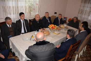 Rayon rəhbəri şəhid Elman Mehdiyevin ailəsini ziyarət edib