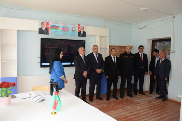 Rayon rəhbəri Düyərli kənd ümumi orta məktəbində mövcud şəraitlə tanış olub