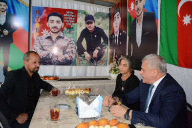 İcra başçısı şəhid atası Rövşən Məmmədovu 55 illik yubileyi münasibəti ilə təbrik edib