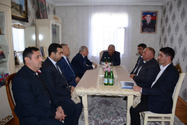 Rayon rəhbəri “Konstitusiya və Suverenlik İli” çərçivəsində şəhid Abbasov Elvinin ailəsini ziyarət edib