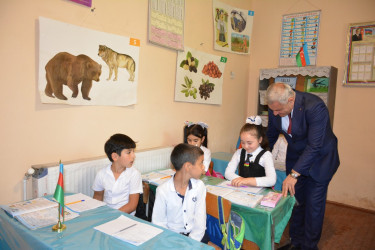 İcra başçısı Qaynaq kənd ümumi orta məktəbində mövcud şəraitlə tanış olub