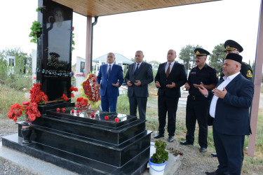 İcra başçısı 27 sentyabr “Anım Günü” ilə əlaqədar Qaynaq kəndində Vətən Müharibəsi şəhidi Elməddin Əliyevin məzarını ziyarət edib