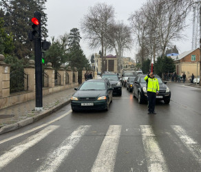 Tərtərdə Xocalı soyqırımı qurbanlarının xatirəsi bir dəqiqəlik sükutla yad olunub