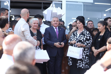 Tərtər şəhərində yeni ticarət mərkəzi istifadəyə verilib