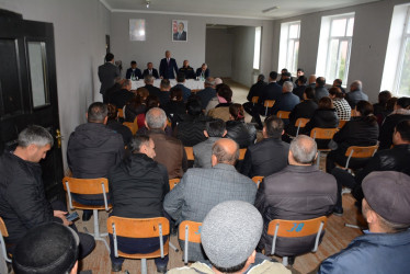 Rayon rəhbərinin növbəti səyyar-qəbul görüşü Yuxarı Qapanlı kəndində keçirilib