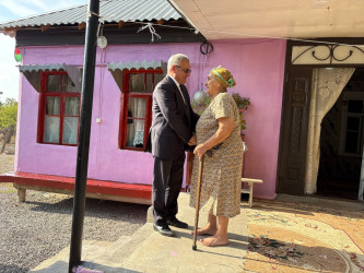 Tərtər Rayon İcra Hakimiyyətinin başçısı 27 Sentyabr – Anım Günü ilə əlaqədar Vətən müharibəsi şəhidi Mürşüd Əhmədzadənin ailəsini ziyarət edib