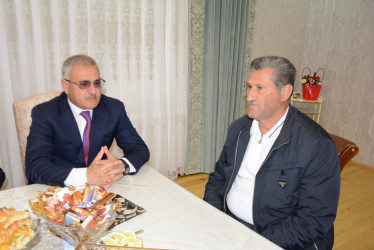 Rayon rəhbəri “Konstitusiya və Suverenlik İli” çərçivəsində Şəhid Fəqan Yaqubovun ailəsini ziyarət edib