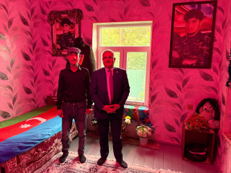 Tərtər Rayon İcra Hakimiyyətinin başçısı 27 Sentyabr – Anım Günü ilə əlaqədar Vətən müharibəsi şəhidi Elmin Quluzadənin ailəsini ziyarət edib