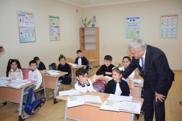 Rayon rəhbəri Xoruzlu kənd tam orta məktəbində mövcud şəraitlə tanış olub