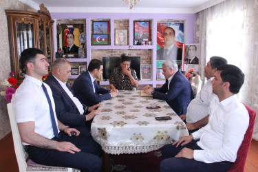 Tərtərdə “Konstitusiya və Suverenlik İli” çərçivəsində şəhid Aslanlı Orxanın ailəsi ziyarət edilib