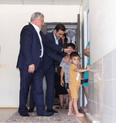 Tərtərdə “Konstitusiya və Suverenlik İli” çərçivəsində şəhid Aslanlı Orxanın ailəsi ziyarət edilib
