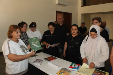 “Sülh aylığı” çərçivəsində kitab sərgisi keçirilib