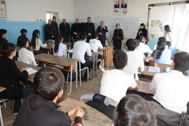 İcra başçısı Hacıqərvənd kənd tam orta məktəbində mövcud şəraitlə tanış olub
