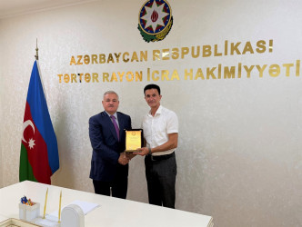 Rayon rəhbəri mədəniyyət işçisi Zahir Əsədovu 50 illik yubileyi münasibətilə Fəxri Fərmanla təltif edib